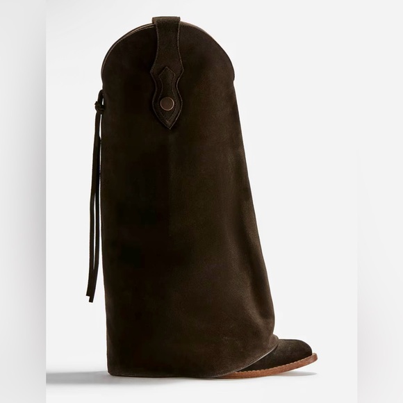 Lorena Saravia H&M 
WESTERN-INSPIRED SUEDE BOOTS
DARK BROWN. SIZE US 5 - Picture 4 of 8